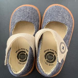 Livie and Luca size 6 denim pattern shoes.
